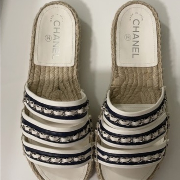 Chanel navy espadrilles - Picture 2 of 7